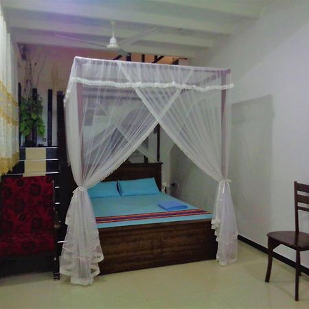 De Fancy House Hotel Unawatuna Exterior photo