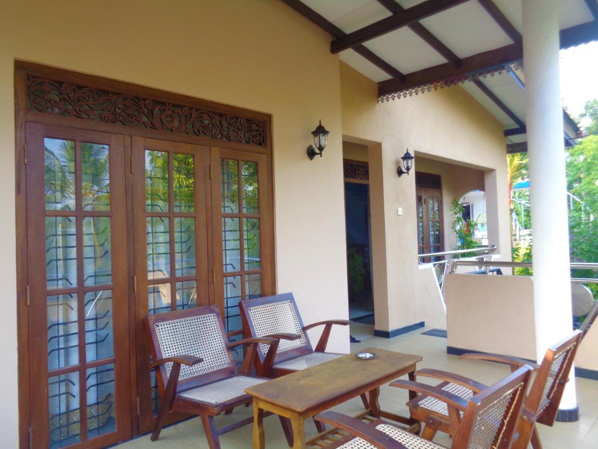 De Fancy House Hotel Unawatuna Exterior photo