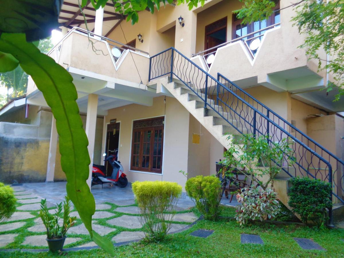 De Fancy House Hotel Unawatuna Exterior photo